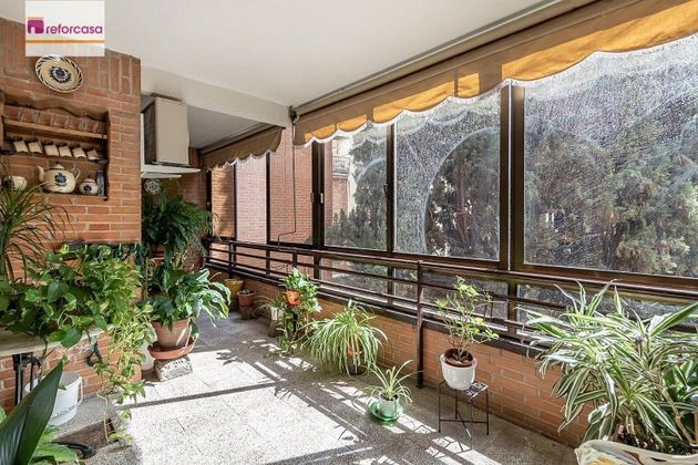 Foto 2 de Pis en venda a plaza De Los Campos de 4 habitacions amb terrassa i piscina
