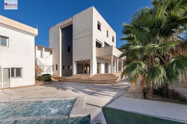 Foto 2 de Xalet en venda a calle Borraja de 6 habitacions amb terrassa i piscina
