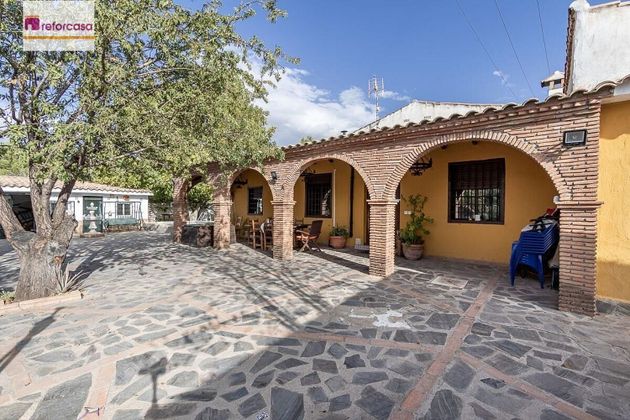 Foto 2 de Casa adossada en venda a calle Suelo Urbanizable de 3 habitacions amb terrassa i piscina