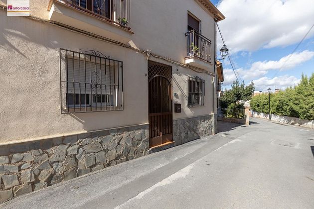 Foto 2 de Casa en venda a calle Federica Montseny de 5 habitacions amb terrassa i piscina