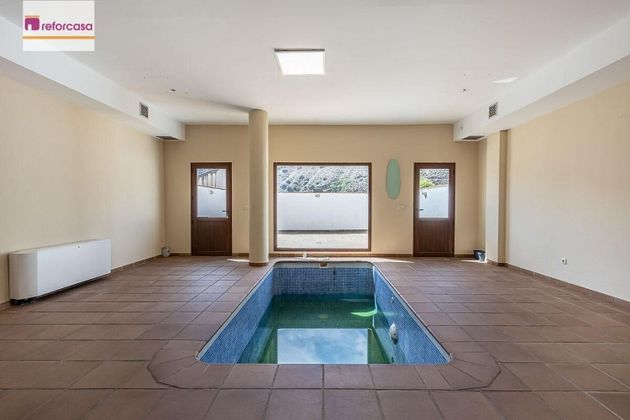 Foto 1 de Casa en venta en calle Del Pino de 5 habitaciones con terraza y piscina