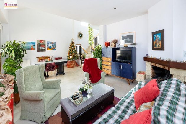 Foto 2 de Casa en venda a calle Cumbres Verdes de 4 habitacions amb garatge i calefacció