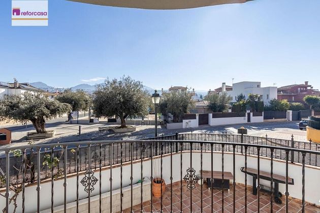 Foto 2 de Xalet en venda a paseo Huétor Vega de 4 habitacions amb terrassa i aire acondicionat