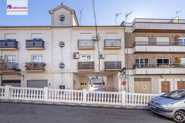 Foto 1 de Pis en venda a plaza Santa Adela de 2 habitacions amb terrassa i garatge