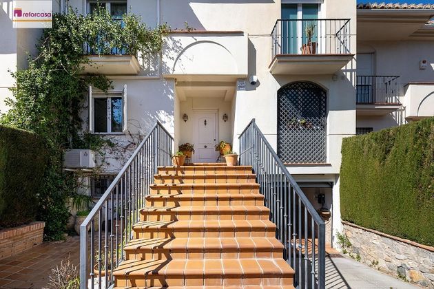 Foto 2 de Casa en venda a calle Adinamar de 4 habitacions amb terrassa i piscina