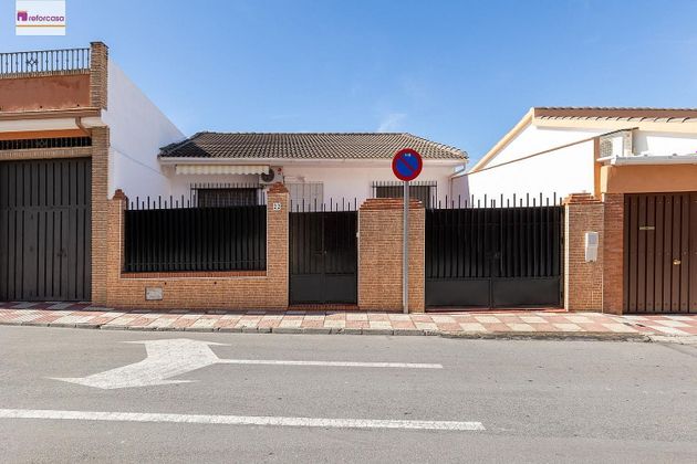 Foto 1 de Venta de casa adosada en calle Ruiseñor de 3 habitaciones con terraza