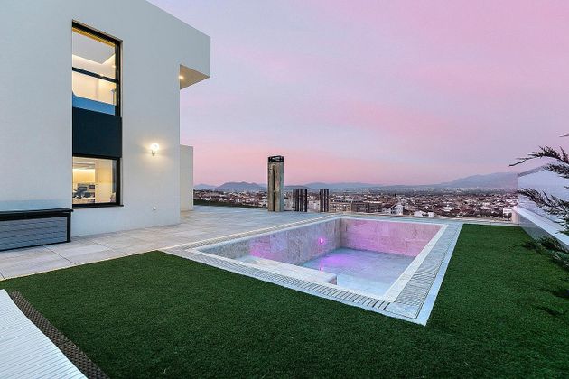 Foto 2 de Xalet en venda a San Francisco - Chorillo de 4 habitacions amb terrassa i piscina