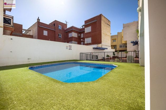 Foto 1 de Piso en venta en avenida De la Estación de 2 habitaciones con terraza y piscina
