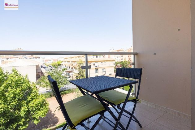 Foto 2 de Piso en venta en avenida De la Estación de 2 habitaciones con terraza y piscina