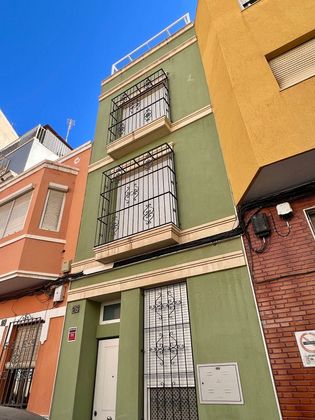 Foto 1 de Casa adossada en venda a calle Memorias de 4 habitacions amb terrassa i garatge