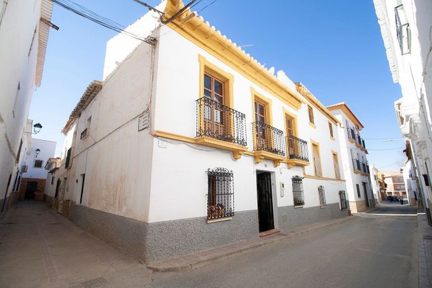 Foto 2 de Casa en venda a Guadix de 6 habitacions amb terrassa i garatge