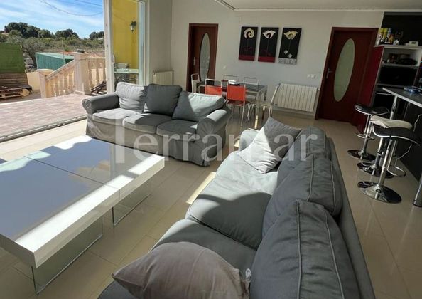 Foto 2 de Xalet en lloguer a Los Pinares-La Masía de 4 habitacions amb terrassa i jardí