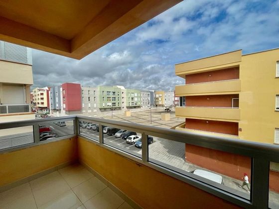 Foto 1 de Alquiler de piso en El Médano de 2 habitaciones con garaje y muebles
