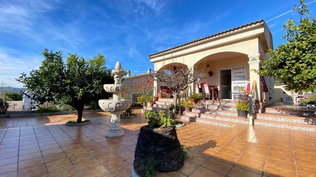Foto 1 de Xalet en venda a La Muntanyeta - La Franquesa de 3 habitacions amb terrassa i piscina