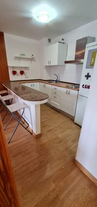 Foto 2 de Pis en lloguer a calle Simpreviva de 2 habitacions amb mobles
