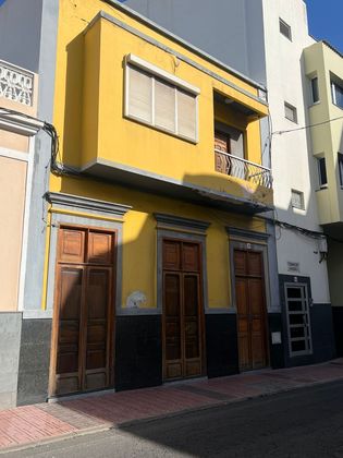 Foto 2 de Venta de piso en calle Alférez José Ascanio de 5 habitaciones con terraza y balcón
