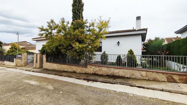 Foto 2 de Xalet en venda a calle Miravet de 4 habitacions amb terrassa i garatge