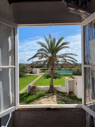 Foto 2 de Casa rural en venta en Cala Blanca de 5 habitaciones con terraza y piscina