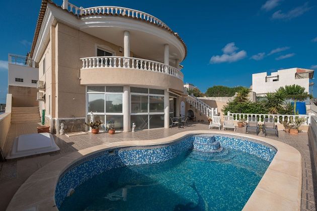 Foto 2 de Xalet en venda a calle Rambla de 4 habitacions amb terrassa i piscina