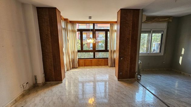 Foto 2 de Piso en venta en El Guinardó de 3 habitaciones con balcón y aire acondicionado