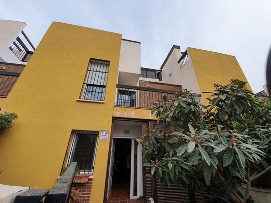 Foto 1 de Dúplex en venda a avenida La Giralda de 3 habitacions amb terrassa i piscina