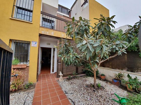 Foto 2 de Dúplex en venda a avenida La Giralda de 3 habitacions amb terrassa i piscina