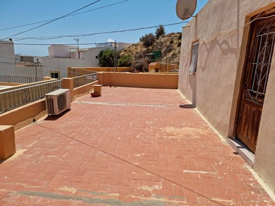 Foto 2 de Casa en venta en calle Alfarería de 3 habitaciones con terraza y garaje