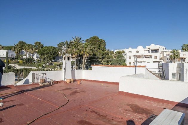 Foto 2 de Venta de chalet en calle Picasso de 4 habitaciones con terraza y piscina