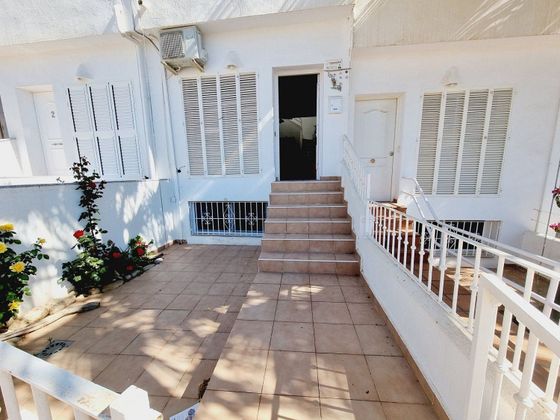 Foto 1 de Dúplex en venda a calle Las Adelfas de 3 habitacions amb terrassa i piscina