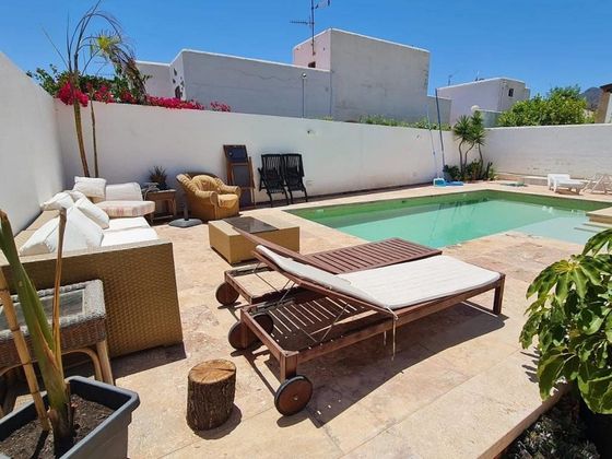 Foto 2 de Xalet en venda a calle Murillo de 6 habitacions amb terrassa i piscina