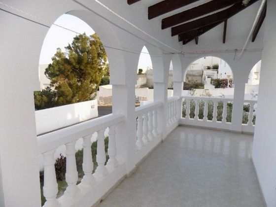 Foto 1 de Chalet en venta en calle Almeria de 3 habitaciones con terraza y piscina