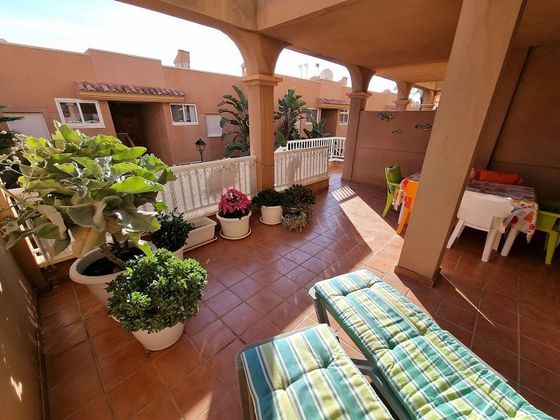 Foto 1 de Piso en venta en paseo Del Moro Manco de 2 habitaciones con terraza y piscina