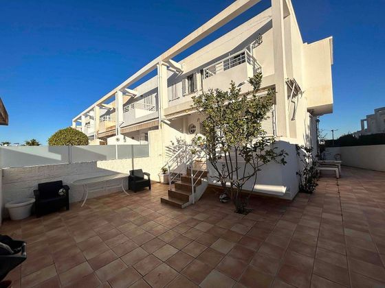 Foto 1 de Casa en venda a calle Orán de 5 habitacions amb terrassa i piscina