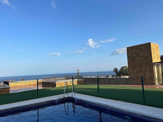 Foto 1 de Venta de piso en calle Estrellas del Mar de 2 habitaciones con terraza y piscina