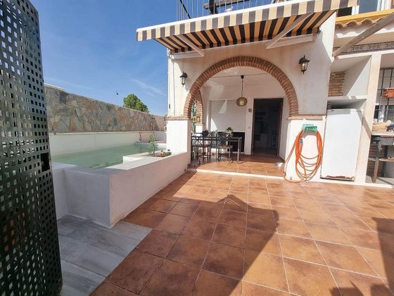 Foto 2 de Casa adossada en venda a calle Albardín de 3 habitacions amb terrassa i piscina