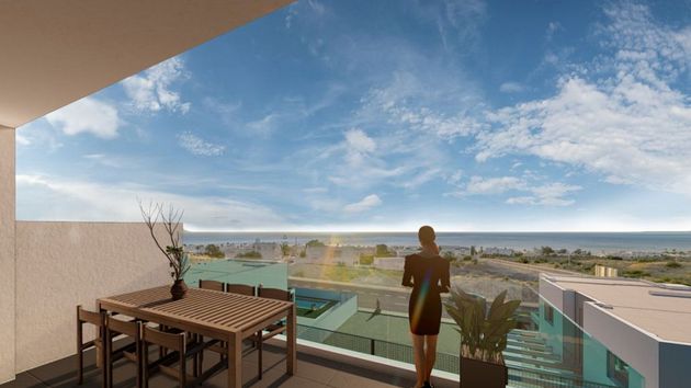 Foto 2 de Venta de chalet en avenida De la Luz de 3 habitaciones con terraza y piscina