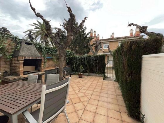 Foto 2 de Casa adossada en venda a avenida Vilafortuny de 3 habitacions amb terrassa i piscina