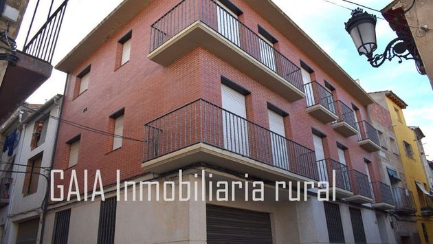 Foto 1 de Casa en venta en Maella de 6 habitaciones con terraza y balcón
