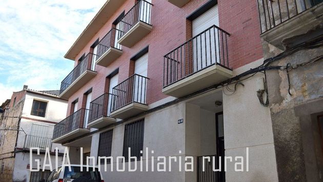 Foto 2 de Casa en venta en Maella de 6 habitaciones con terraza y balcón