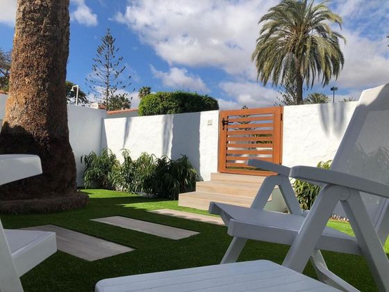 Foto 1 de Casa adossada en lloguer a Playa del Inglés de 2 habitacions amb terrassa i piscina