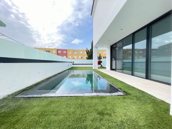 Foto 2 de Xalet en venda a San Fernando de 4 habitacions amb terrassa i piscina