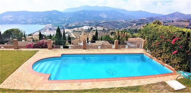 Foto 1 de Venta de chalet en La Herradura de 5 habitaciones con terraza y piscina