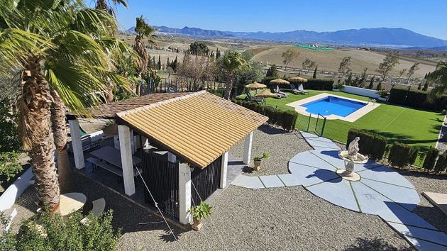 Foto 2 de Xalet en venda a Coín de 7 habitacions amb terrassa i piscina
