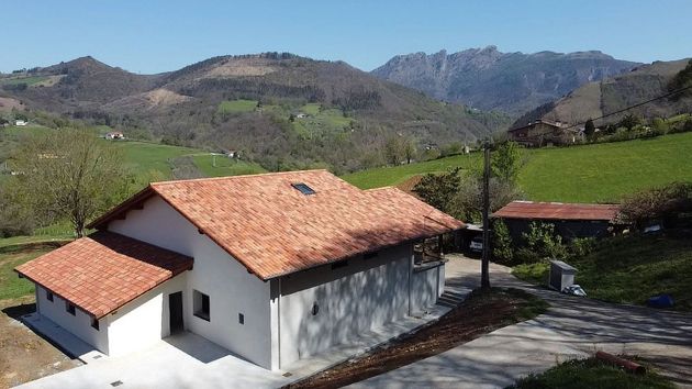 Foto 1 de Casa en venda a calle Gainzabal amb terrassa i jardí