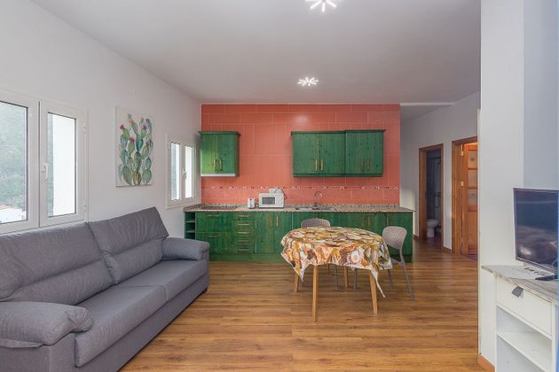 Foto 2 de Pis en lloguer a calle San Francisco de 3 habitacions amb terrassa i mobles