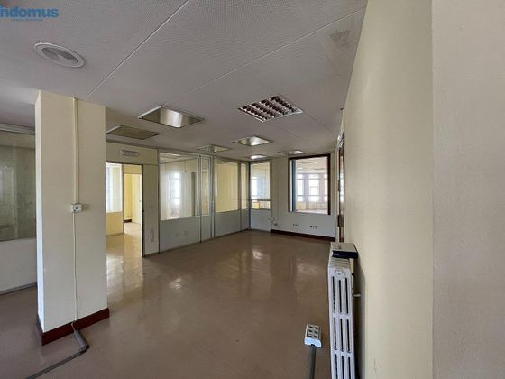 Foto 2 de Oficina en venda a Castilla - Hermida de 331 m²
