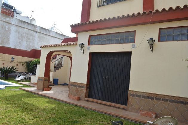 Foto 2 de Xalet en venda a Puerto Real de 5 habitacions amb terrassa i piscina