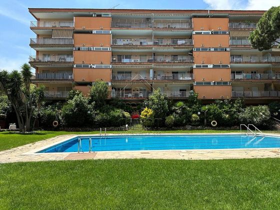 Foto 1 de Pis en venda a Sant Andreu de Llavaneres de 4 habitacions amb terrassa i piscina