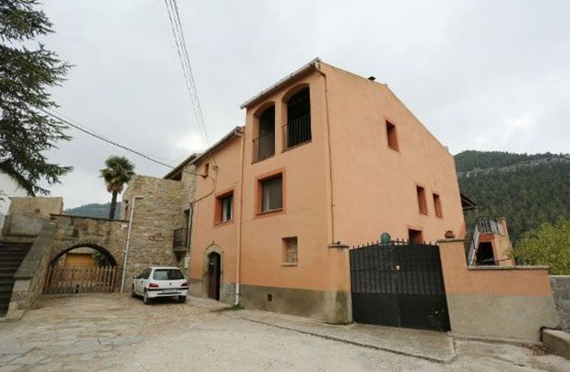 Foto 1 de Venta de casa en Castellbell i el Vilar de 3 habitaciones con terraza