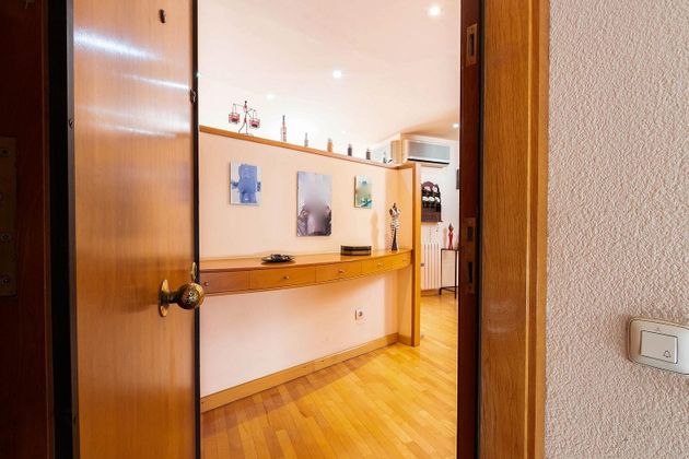 Foto 2 de Dúplex en venda a Vallparadís de 4 habitacions amb terrassa i balcó